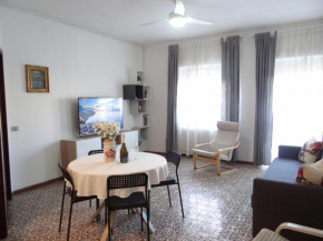 Roberta's House, a few steps from the lake Bellano